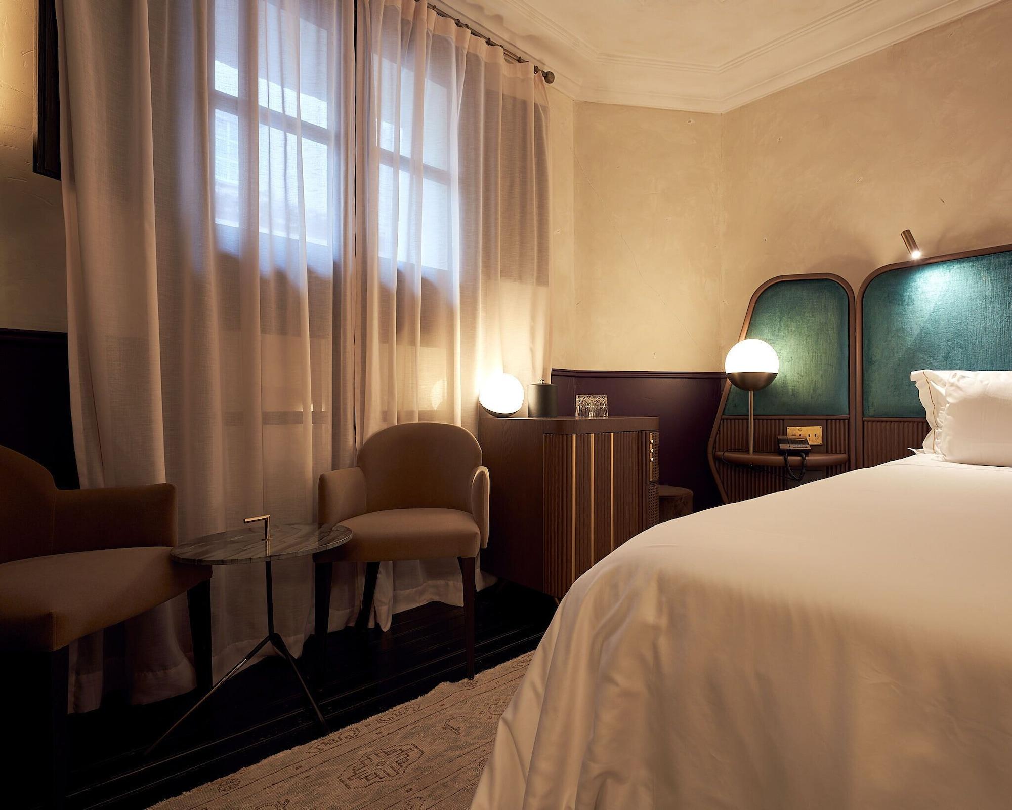 Can Bordoy Grand House Hotel Gl Preferred Hotel Palma de Mallorca Exterior photo The interior of a room at the hotel